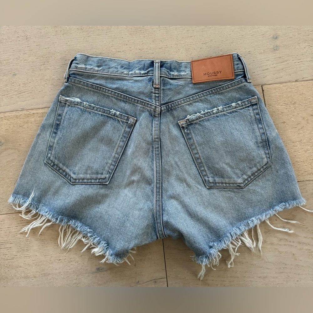 Moussy Vintage MV Mathews High Rise Distressed Cut-Off Jean Shorts Size 25 new - Picture 3 of 7